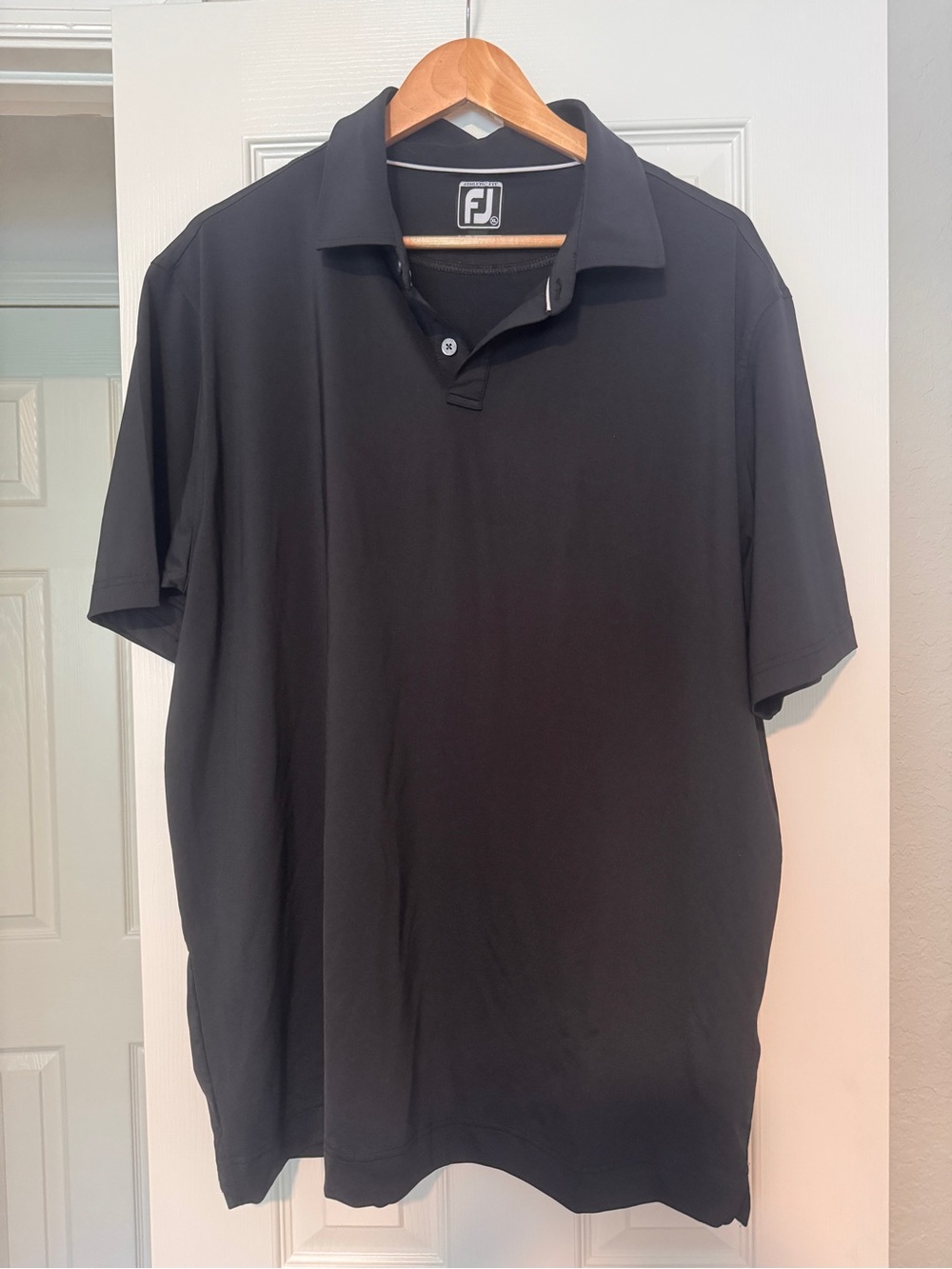 Men’s athletic fit FootJoy polo